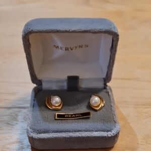 Vintage Mervyns 14k Gold, Diamond and Pearl Stud Earrings - Beautiful